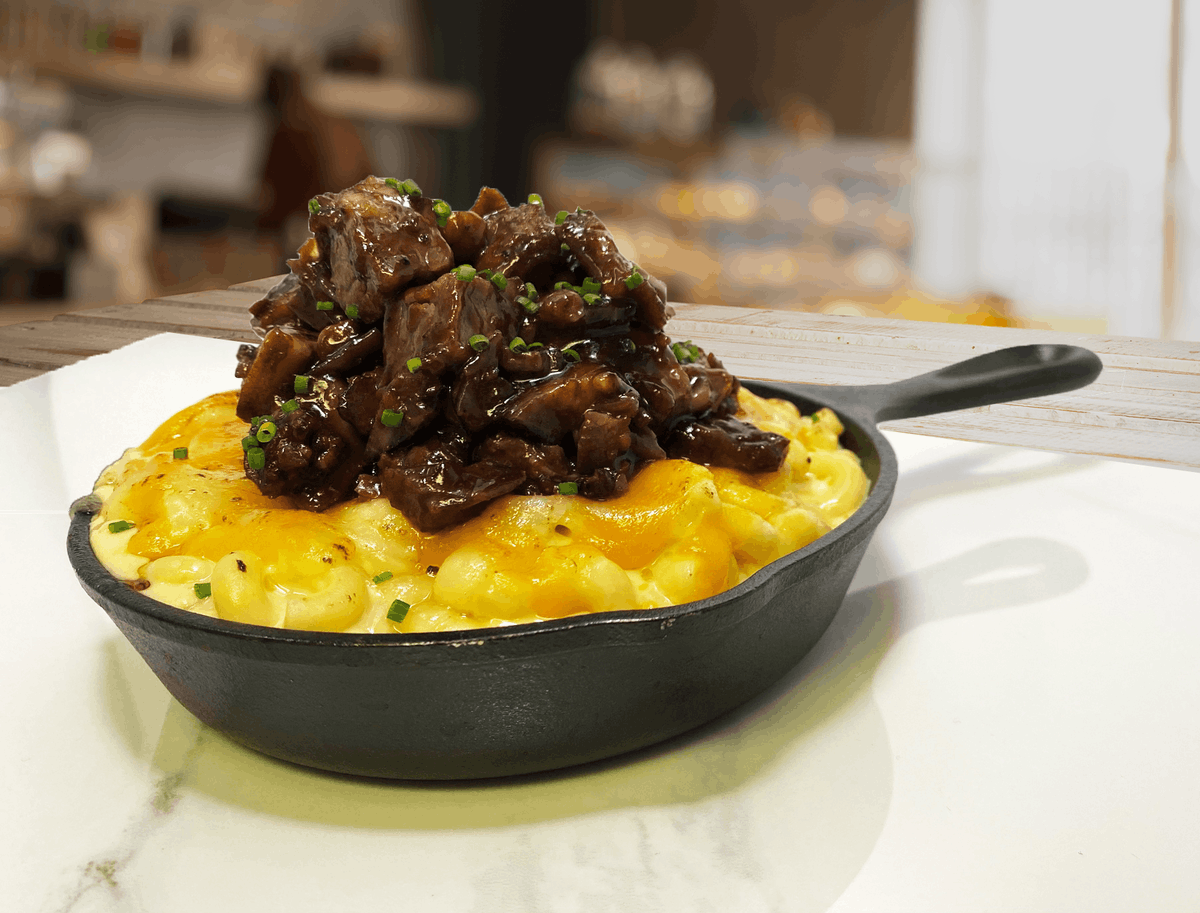 BRISKET BURNT ENDS WITH 4CHEESE MAC & CHEESE Grobbel's Premium Meats